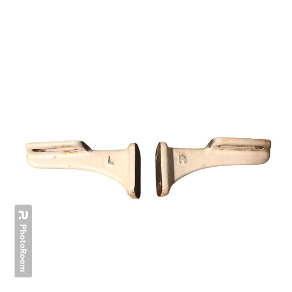 Vintage White Ceramic Towel Bar Rack Rod Post Holder Farmhouse - Picture 1 of 7